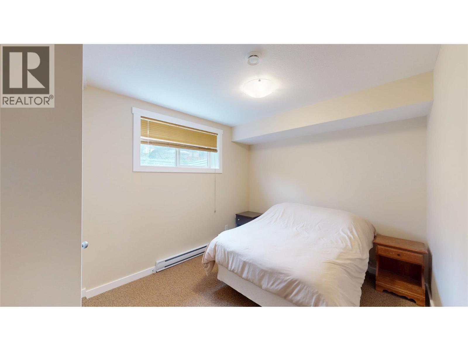 230 303 Avenue - 21