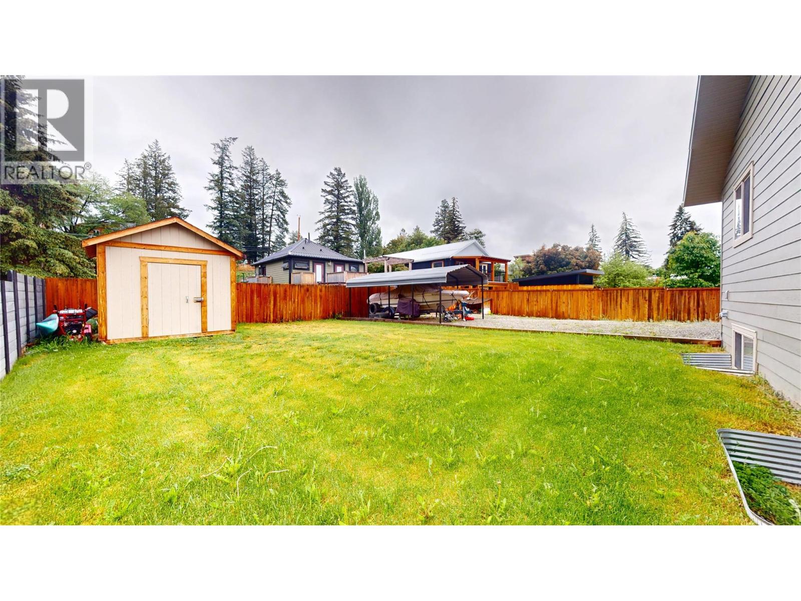 230 303 Avenue - 32