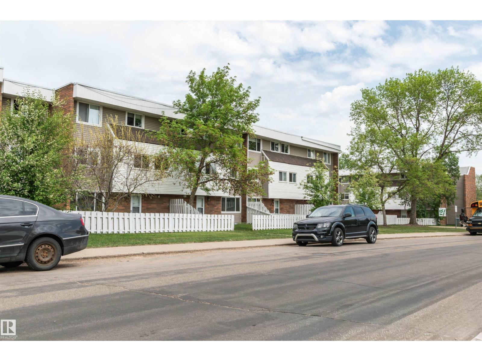 #408 2908 116A AV NW - 18