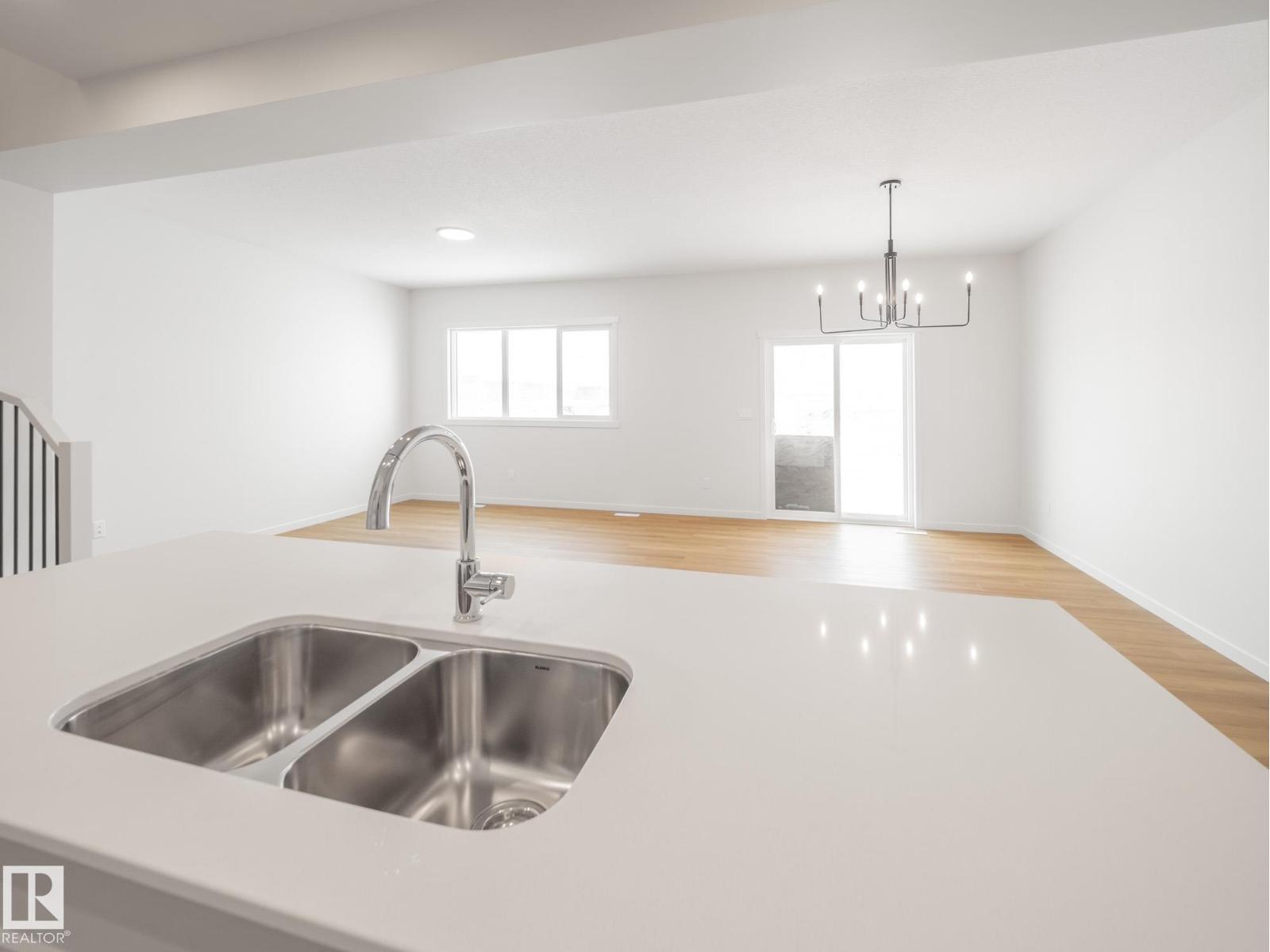 8711 224 ST NW - 14