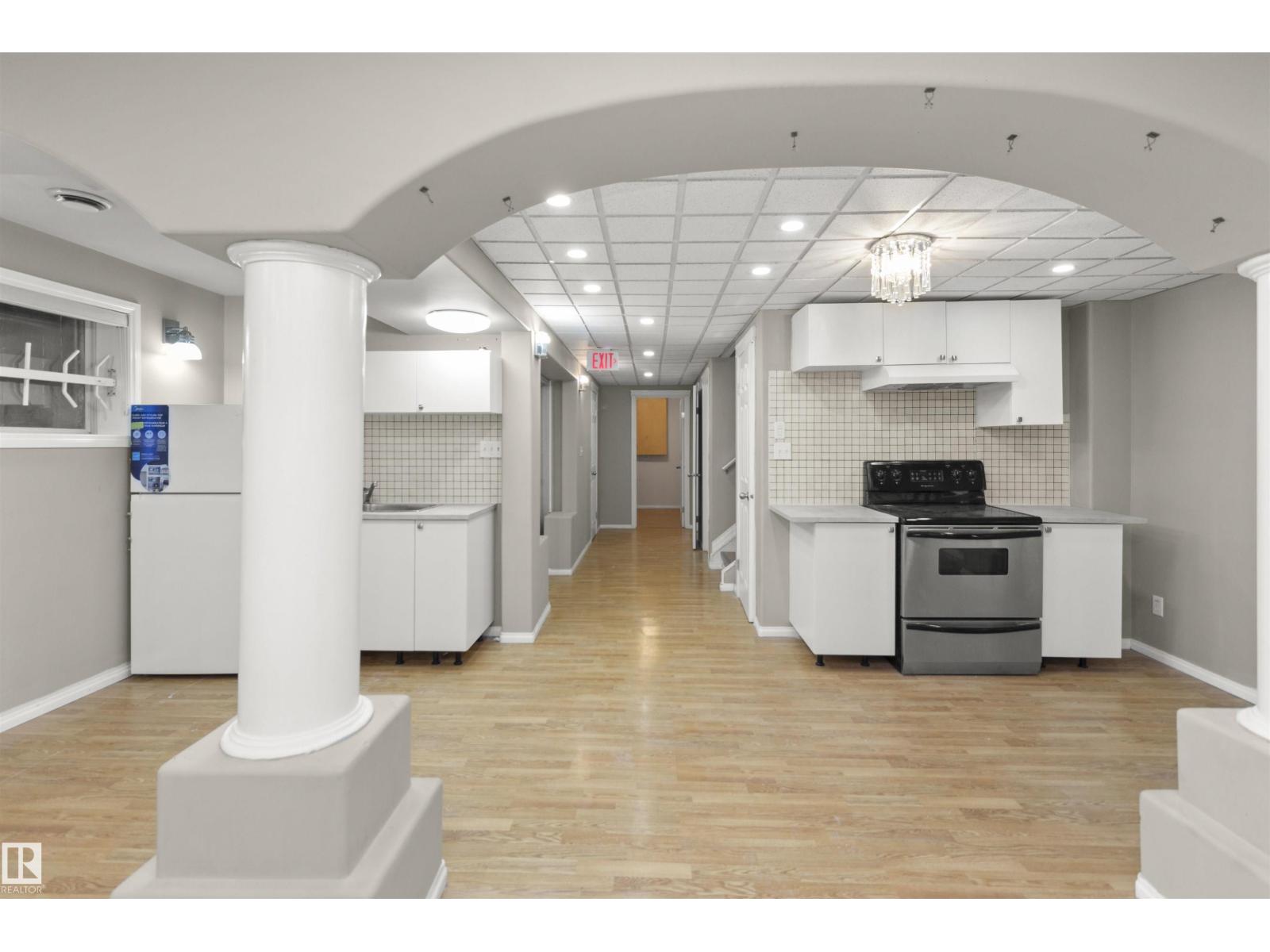 11517 83 ST NW - 30
