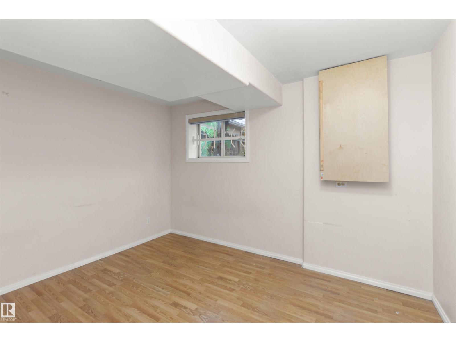 11517 83 ST NW - 33