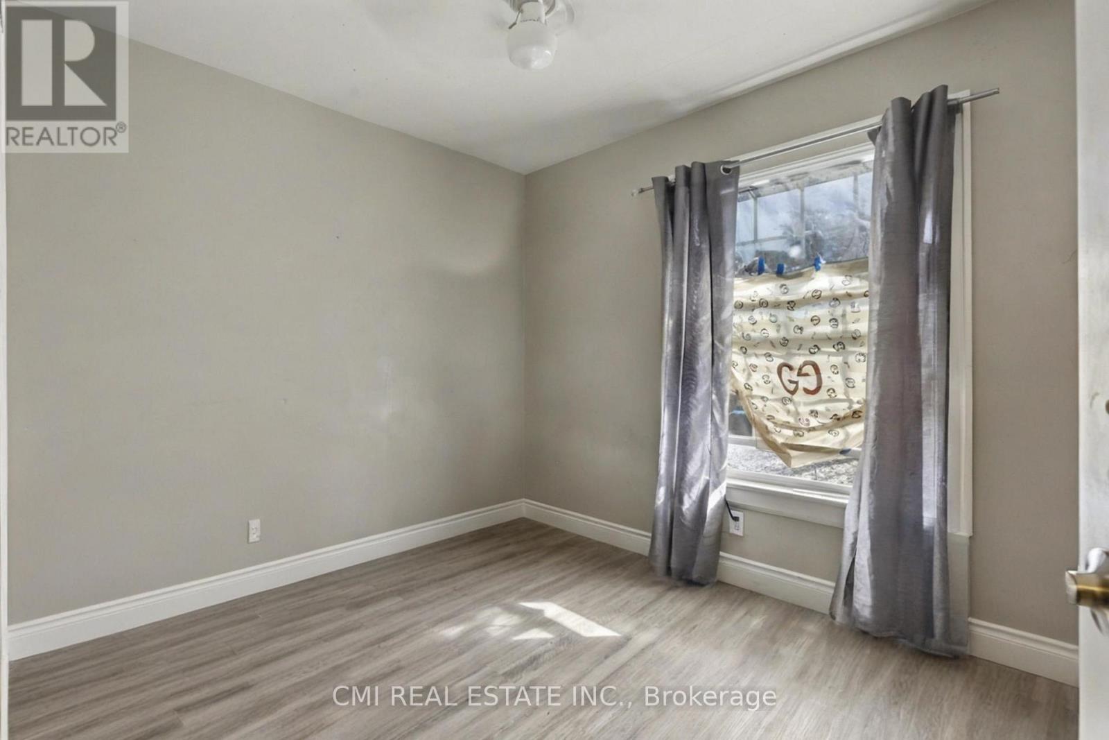 122 MONTROSE STREET - 23