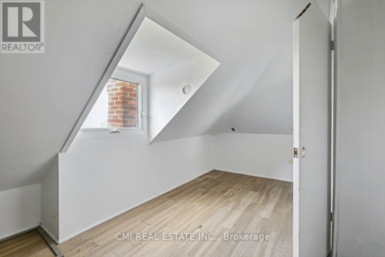 122 MONTROSE STREET - 27