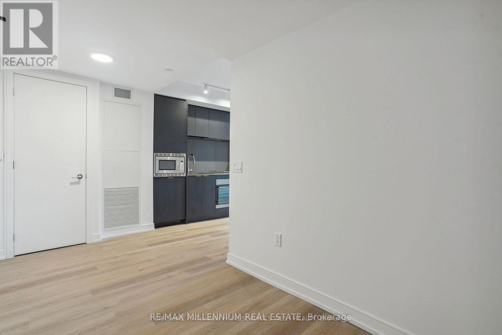 #329 1 JARVIS STREET - Image 3