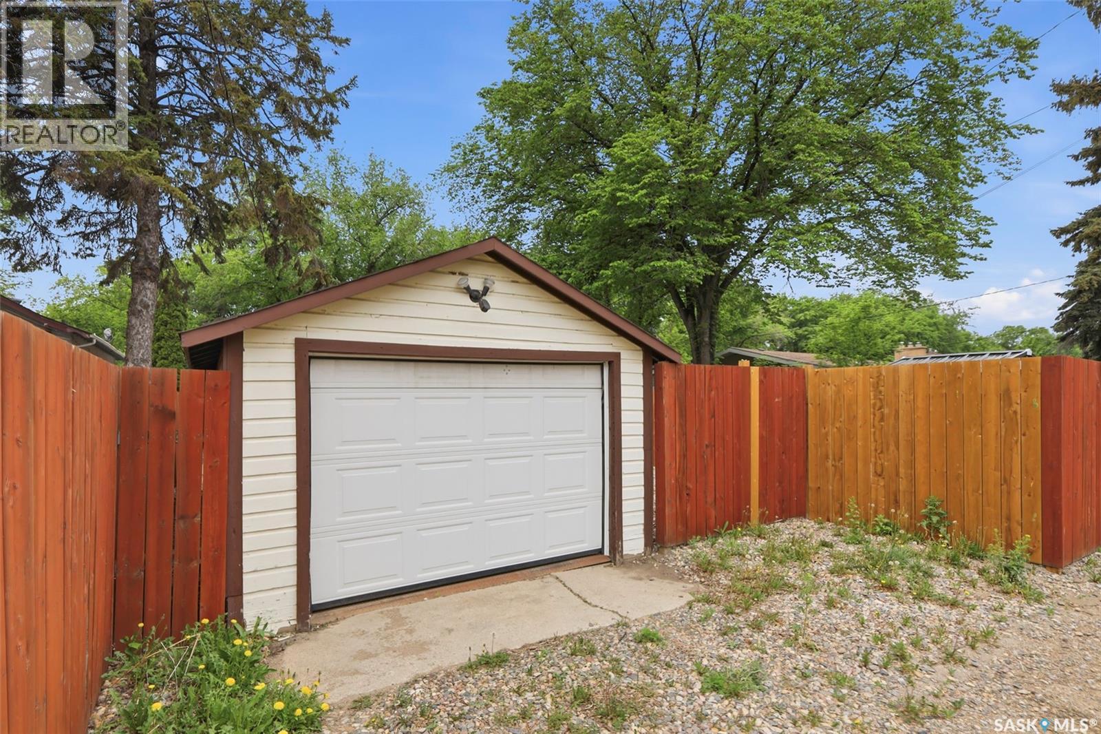 1304 C AVENUE N — photo 29