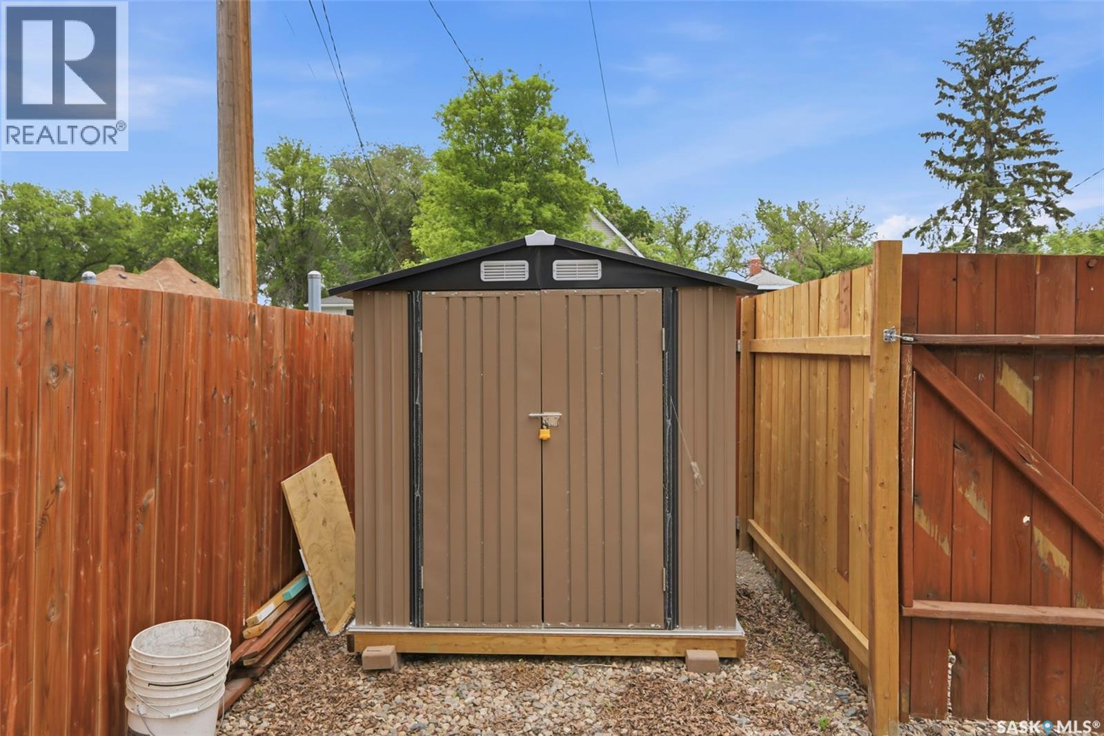 1304 C AVENUE N — photo 33