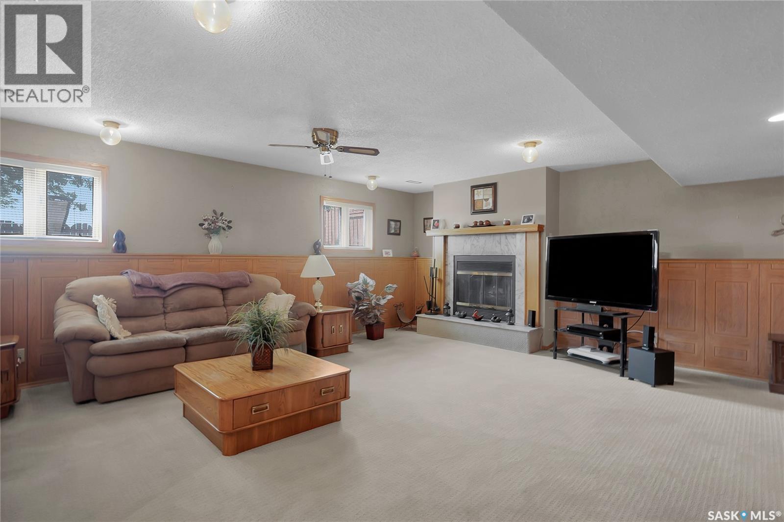 114 Sumner CRESCENT - 27