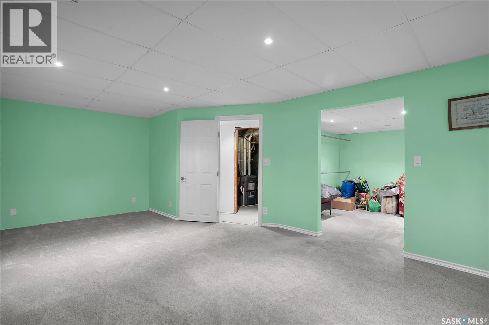 114 Sumner CRESCENT - 35