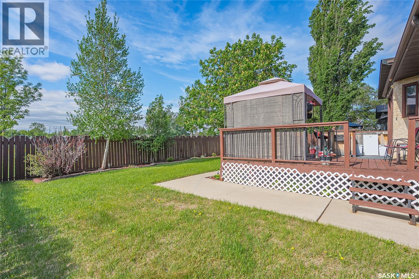 114 Sumner CRESCENT - 41