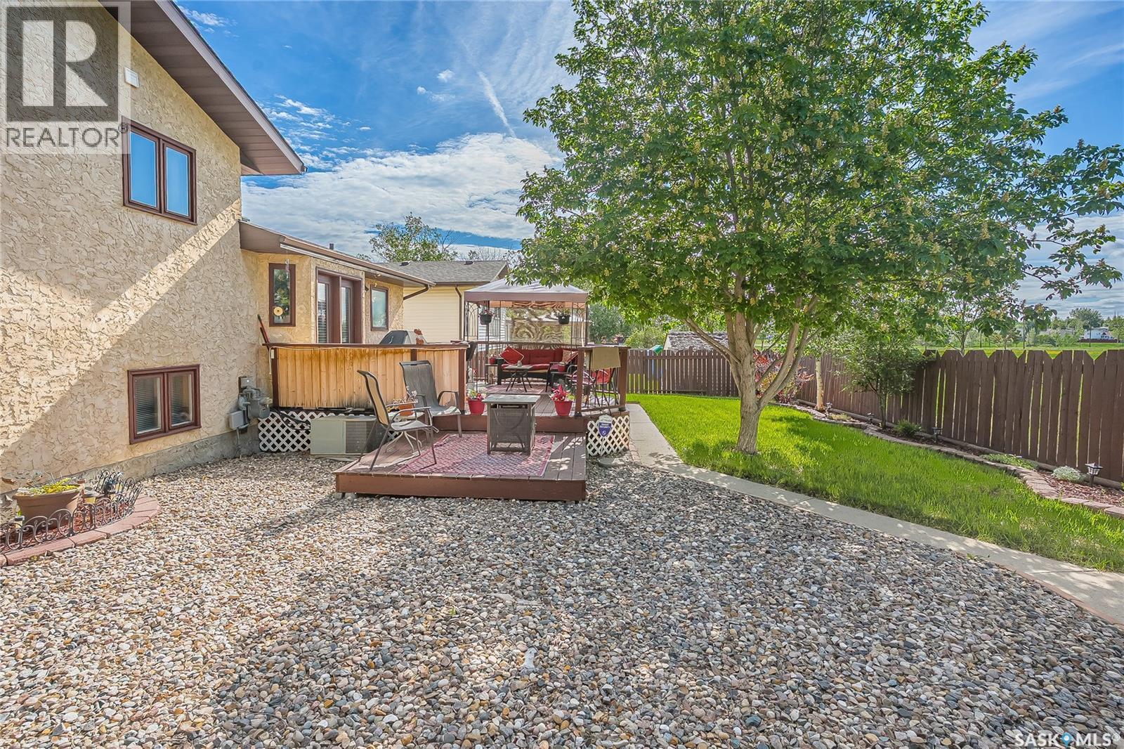 114 Sumner CRESCENT - 48