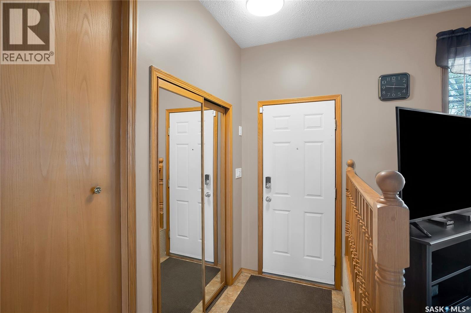 114 Sumner CRESCENT - 7