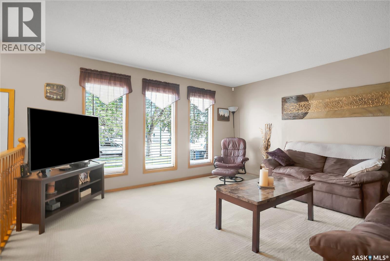 114 Sumner CRESCENT - 9