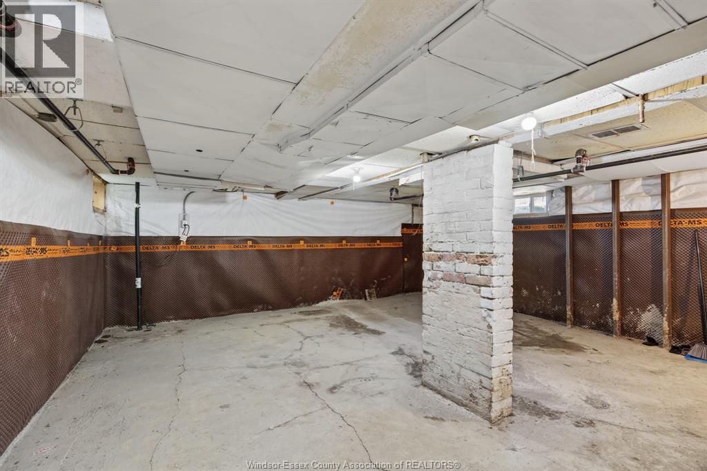 1032 FELIX AVENUE - 46