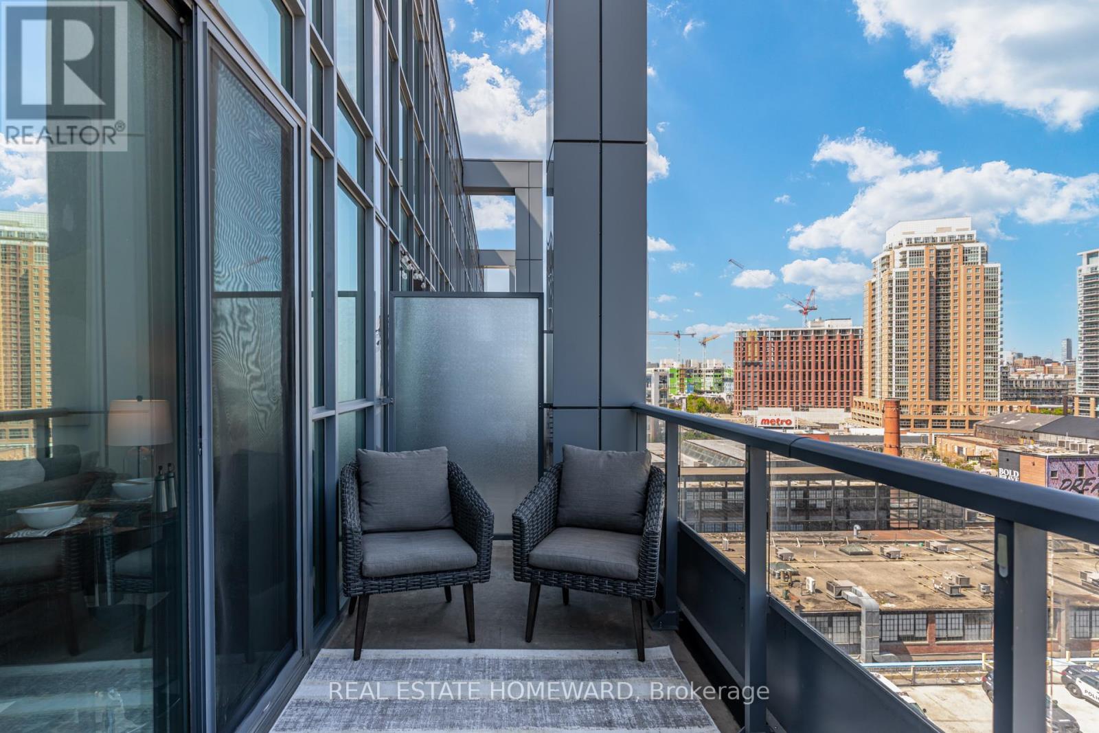 #732 5 HANNA AVENUE - 27
