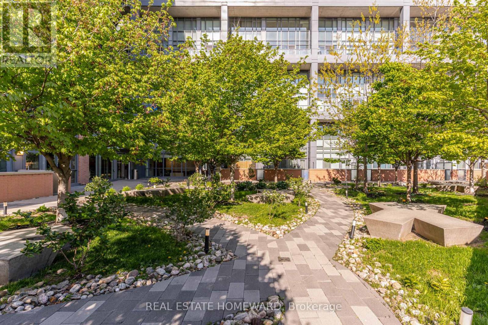 #732 5 HANNA AVENUE - 31