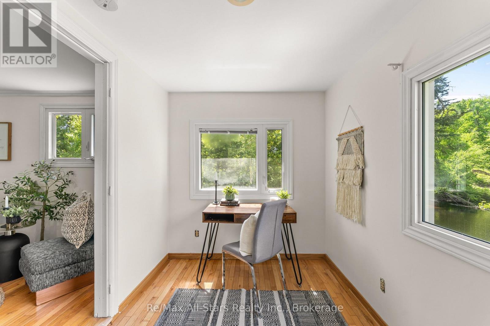 60 REED BOULEVARD - 25