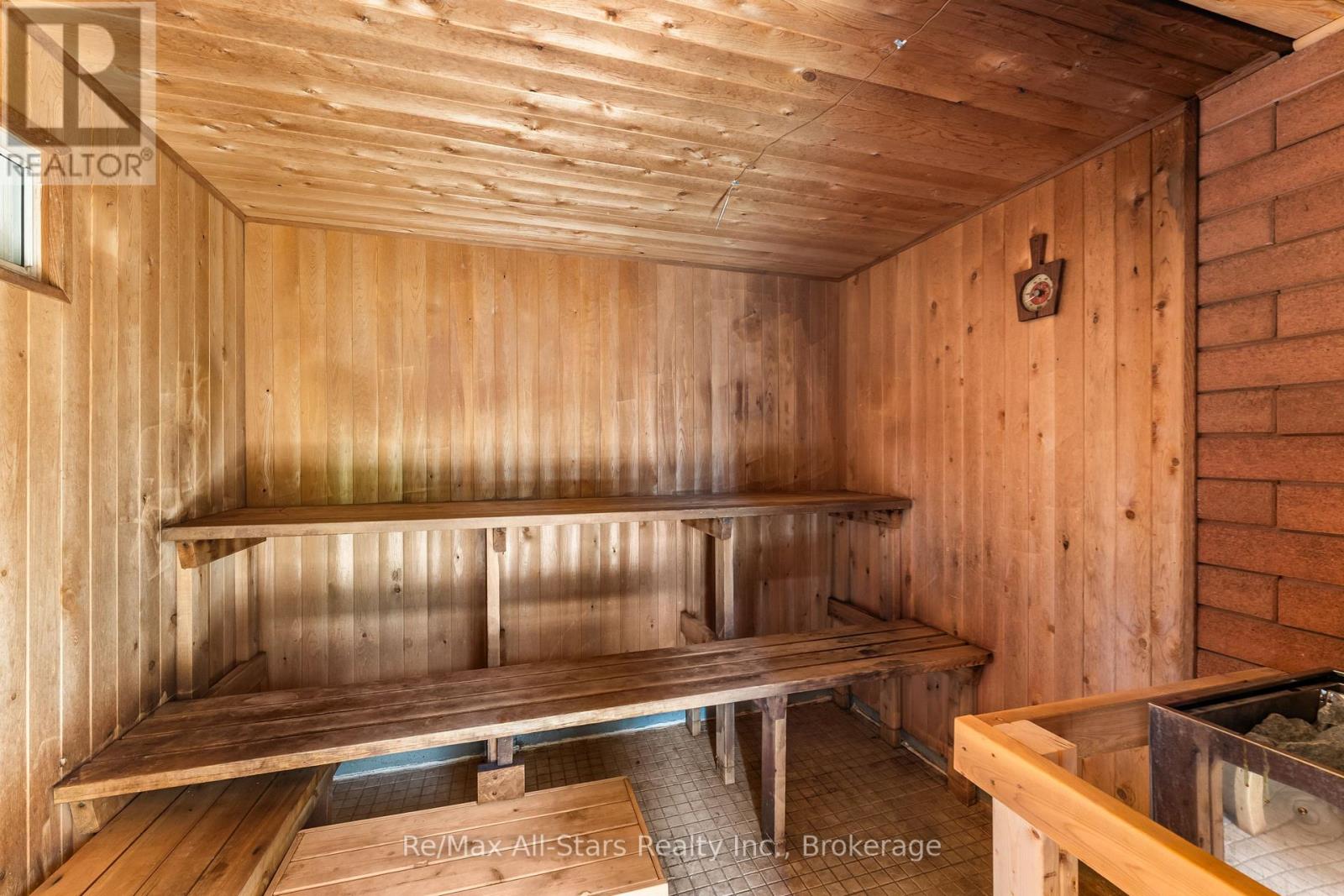 60 REED BOULEVARD - 28