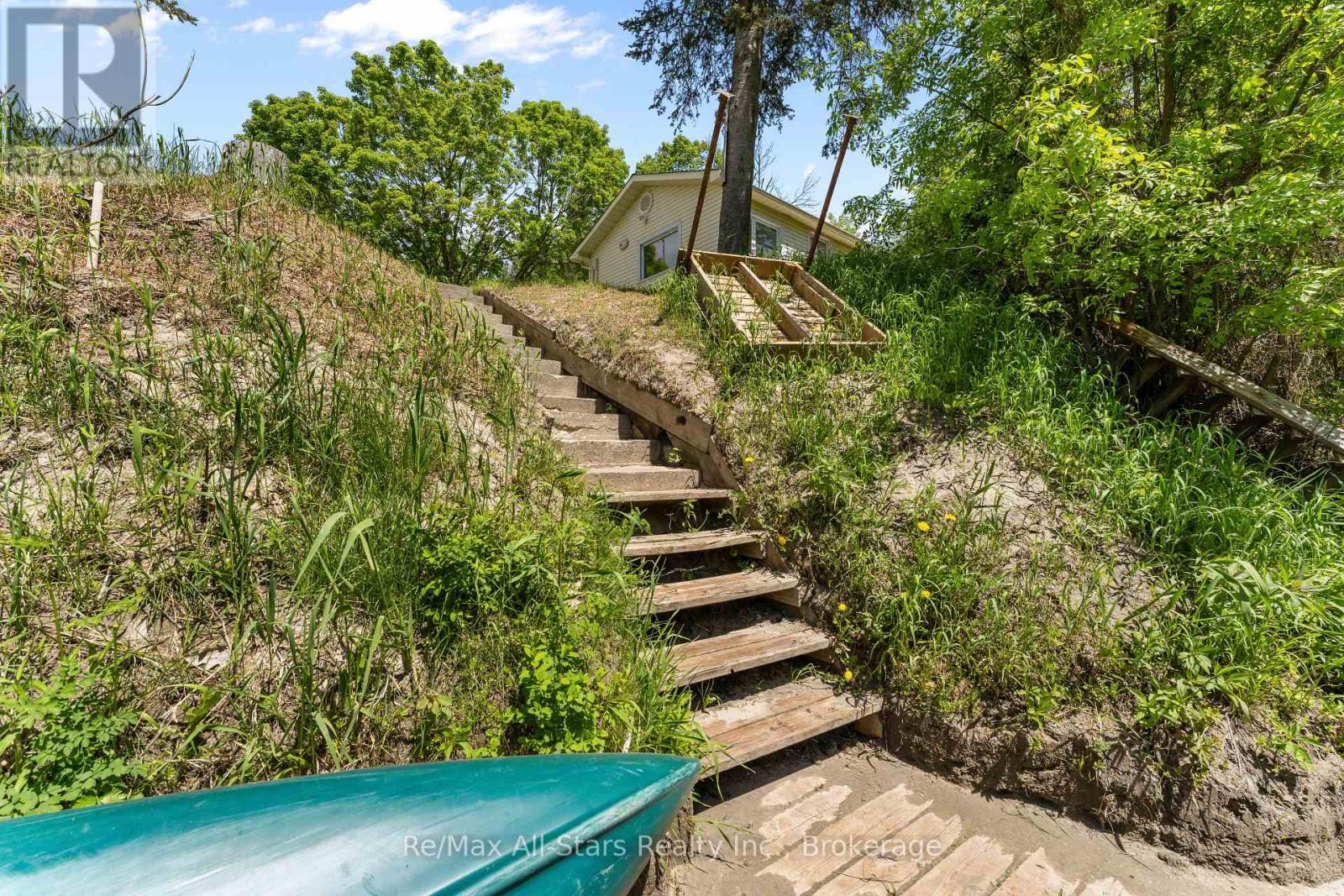 60 REED BOULEVARD - 33