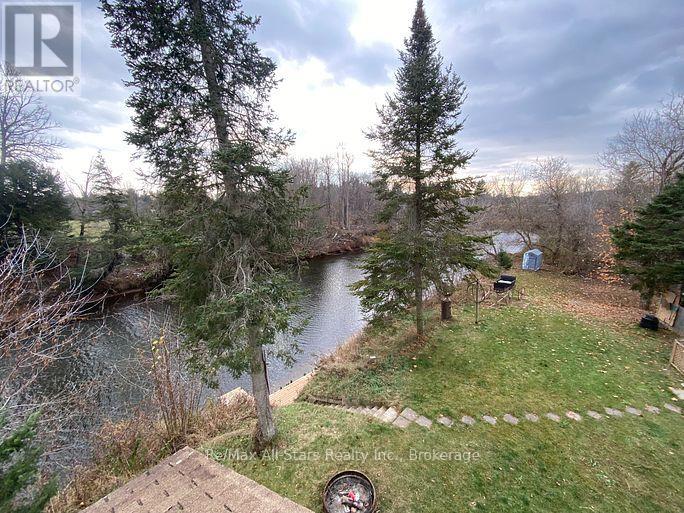 60 REED BOULEVARD - 35