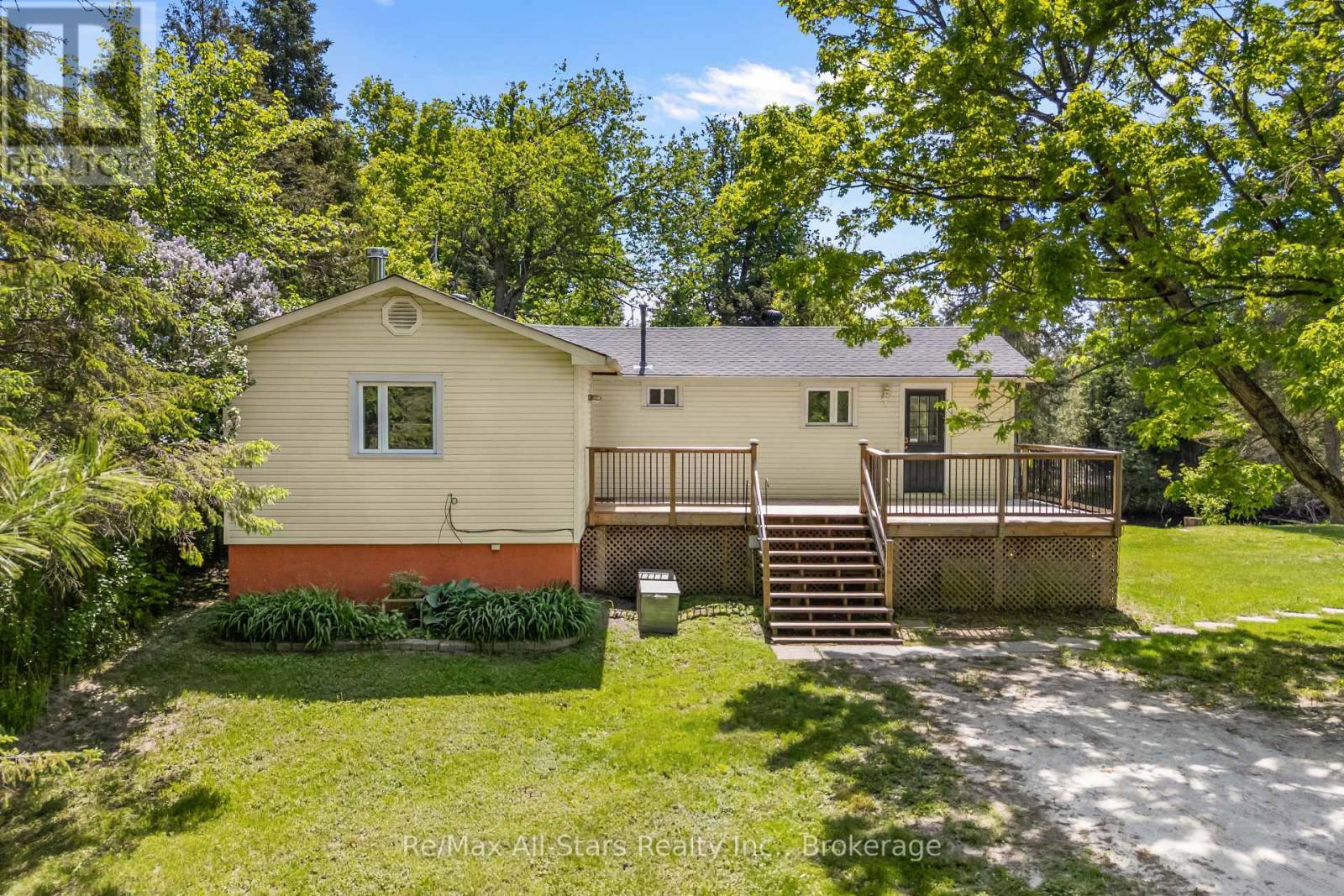 60 REED BOULEVARD - 37