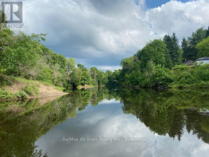 60 REED BOULEVARD - 5