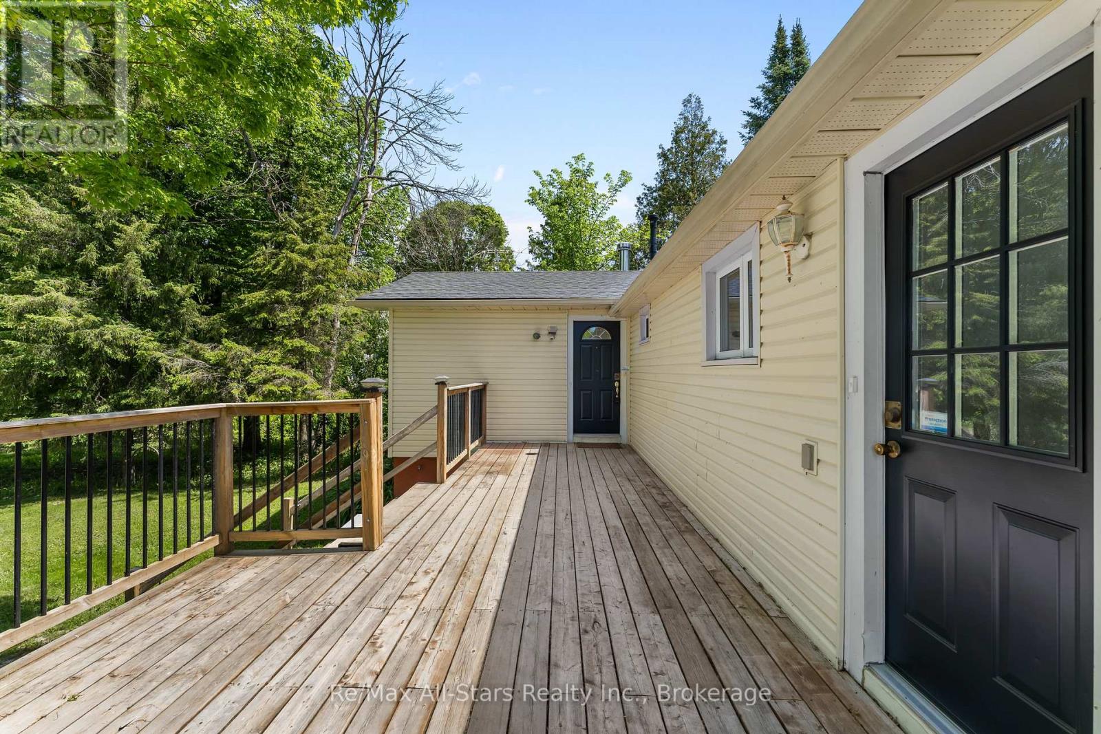 60 REED BOULEVARD - 7