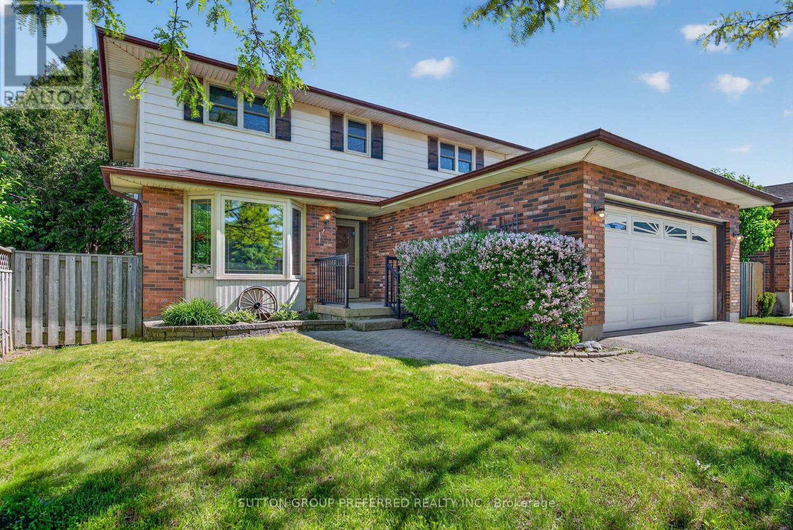 4 GOLFVIEW CRESCENT