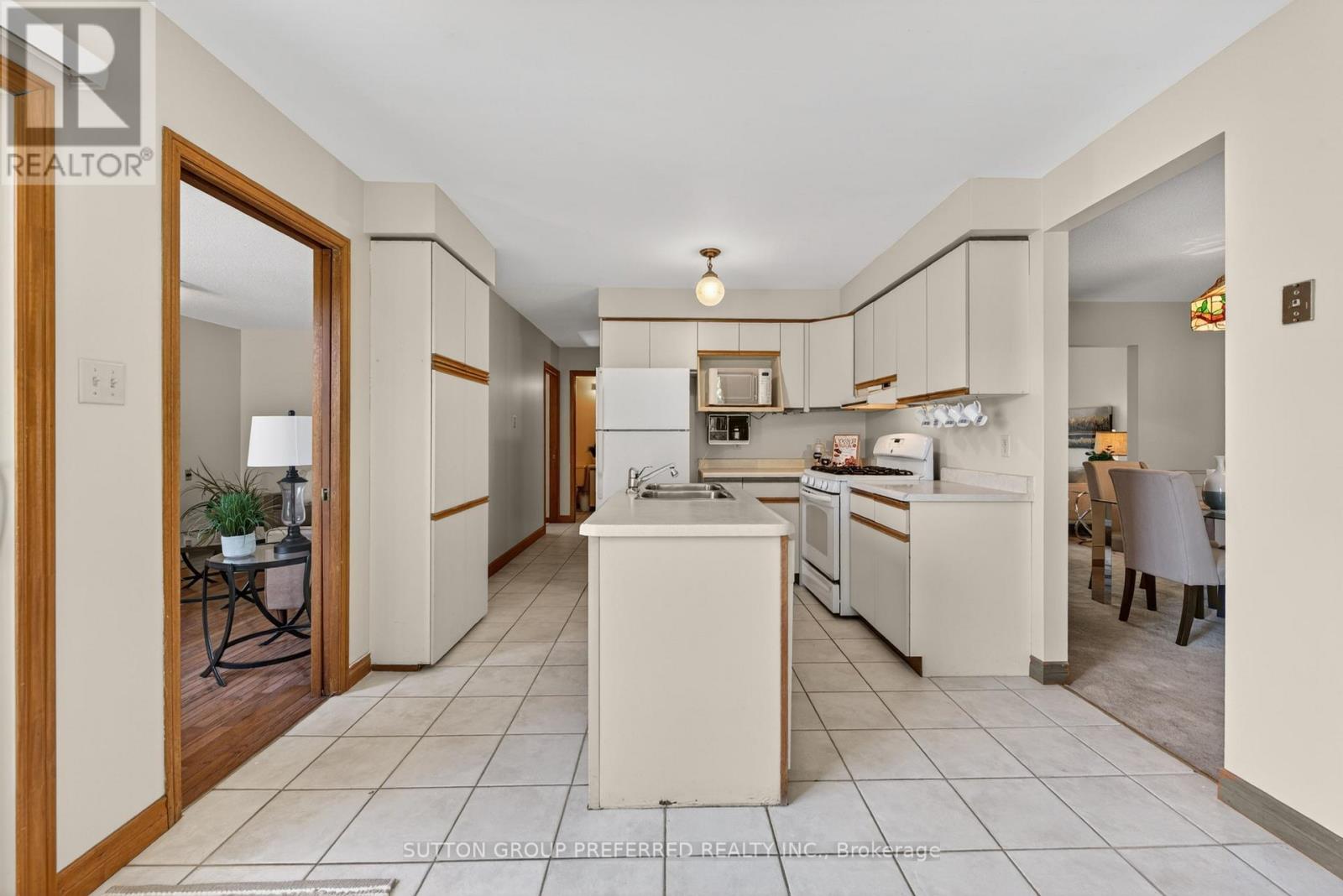 4 GOLFVIEW CRESCENT - 11