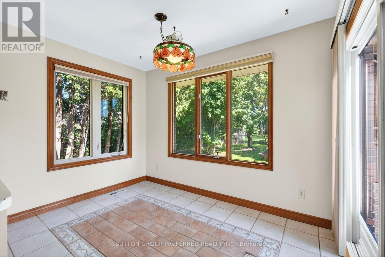 4 GOLFVIEW CRESCENT - 16