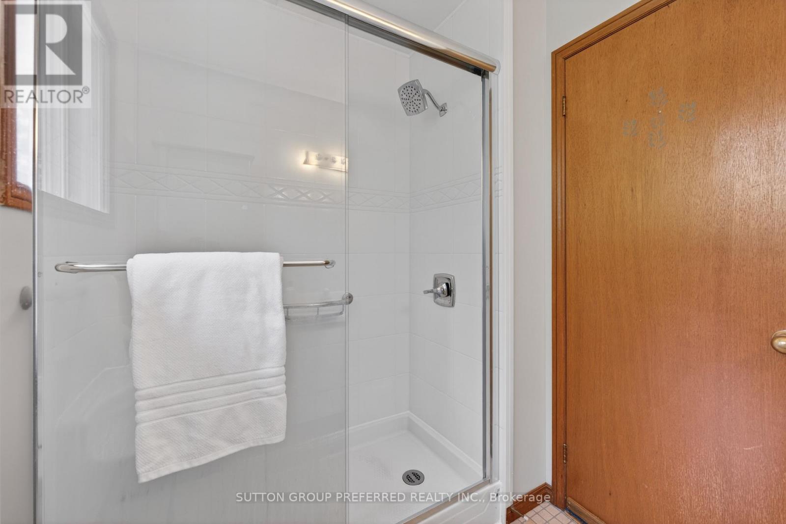 4 GOLFVIEW CRESCENT - 25
