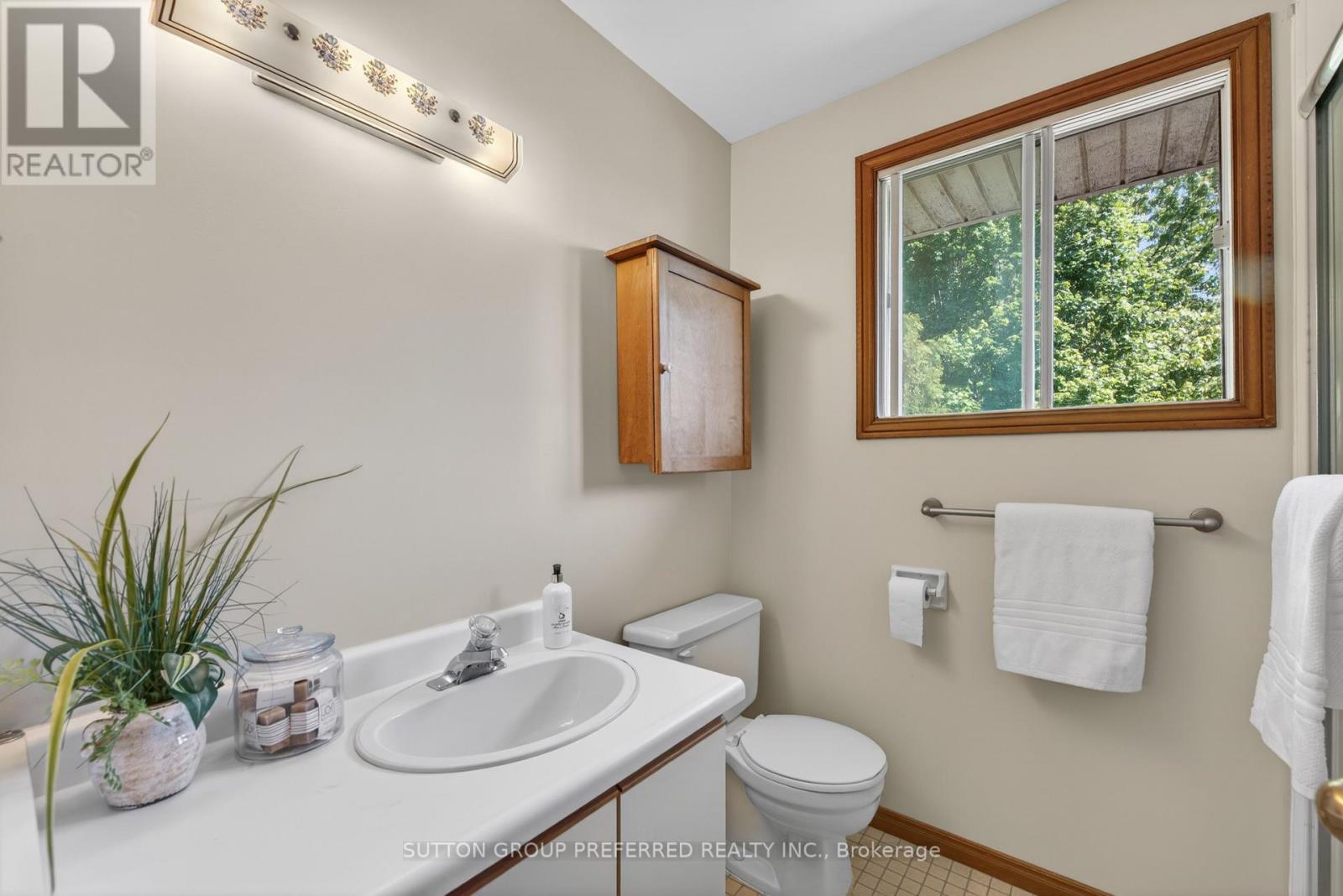 4 GOLFVIEW CRESCENT - 26