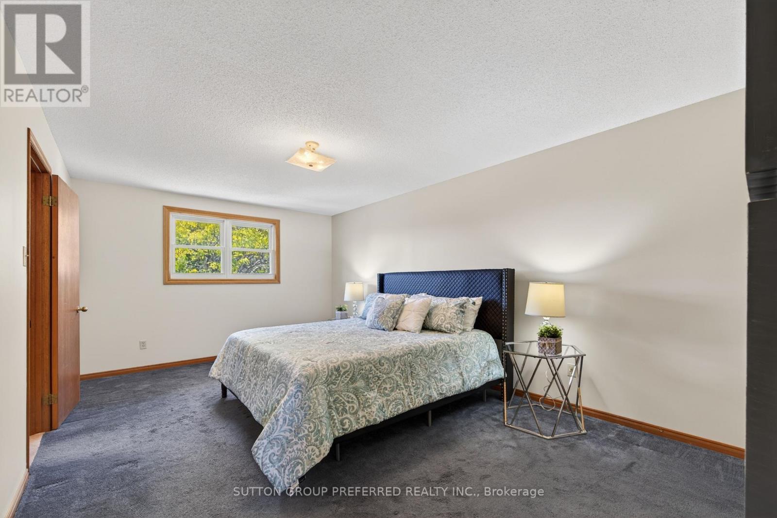 4 GOLFVIEW CRESCENT - 28