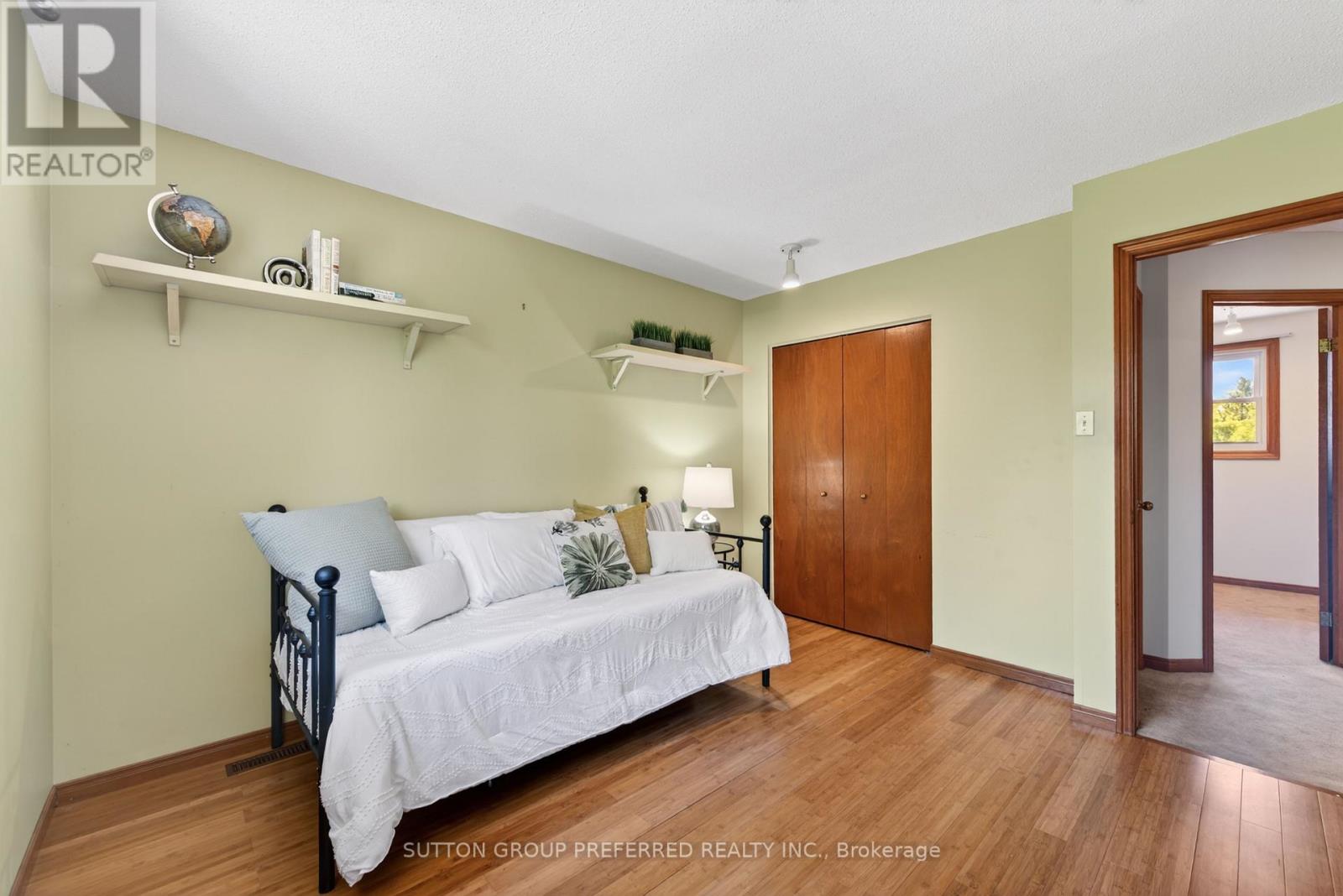 4 GOLFVIEW CRESCENT - 30