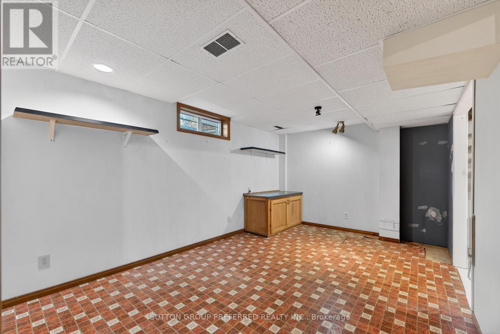 4 GOLFVIEW CRESCENT - 36