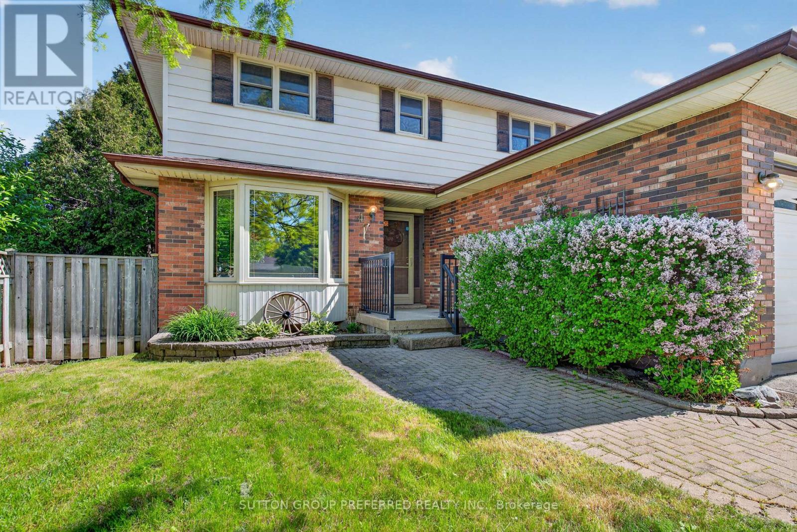 4 GOLFVIEW CRESCENT - 4