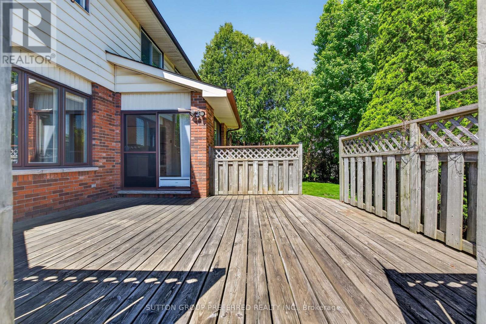 4 GOLFVIEW CRESCENT - 42