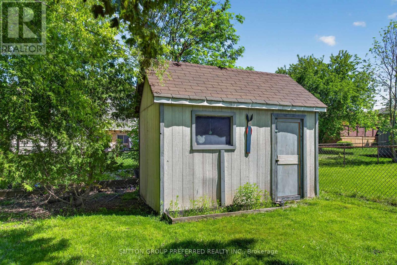 4 GOLFVIEW CRESCENT - 45
