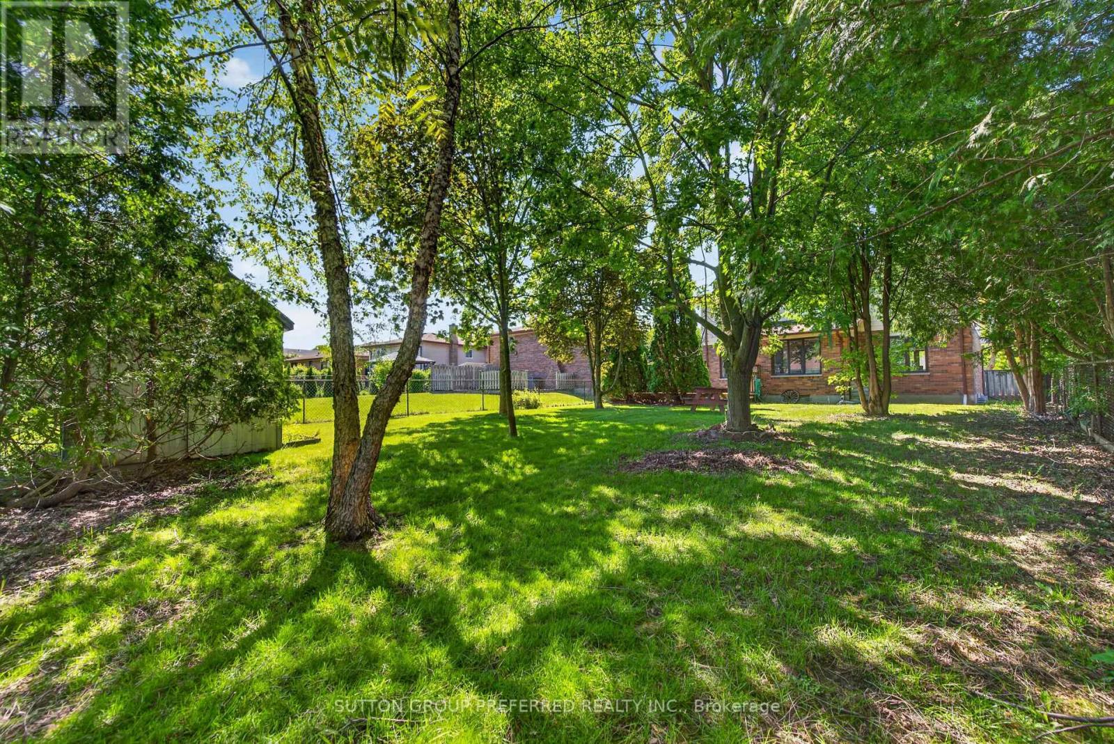 4 GOLFVIEW CRESCENT - 46