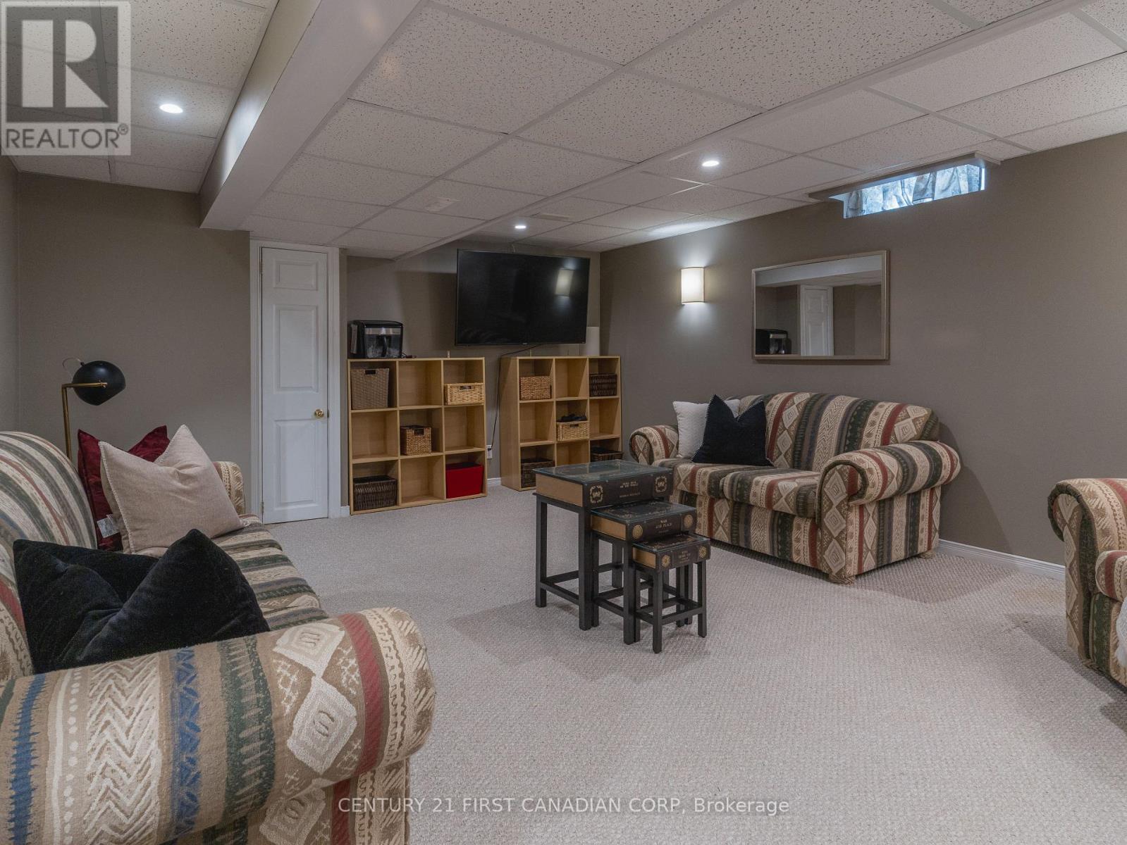 86 EDMUNDS CRESCENT E - 36