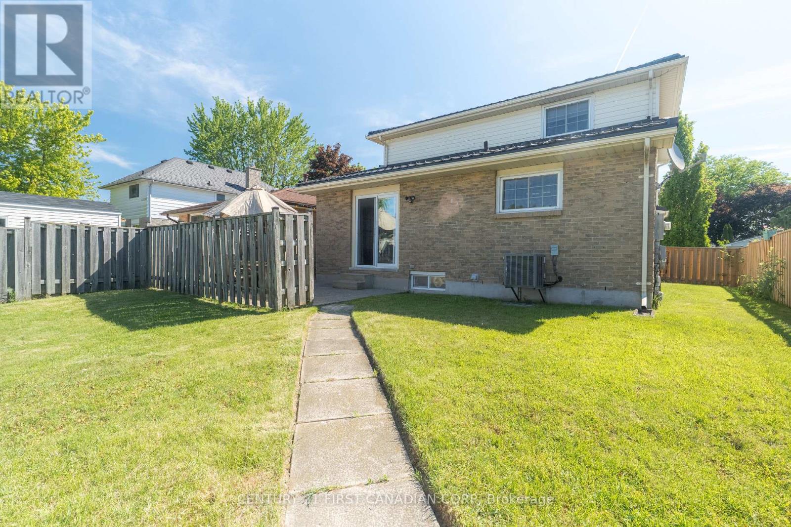 86 EDMUNDS CRESCENT E - 4
