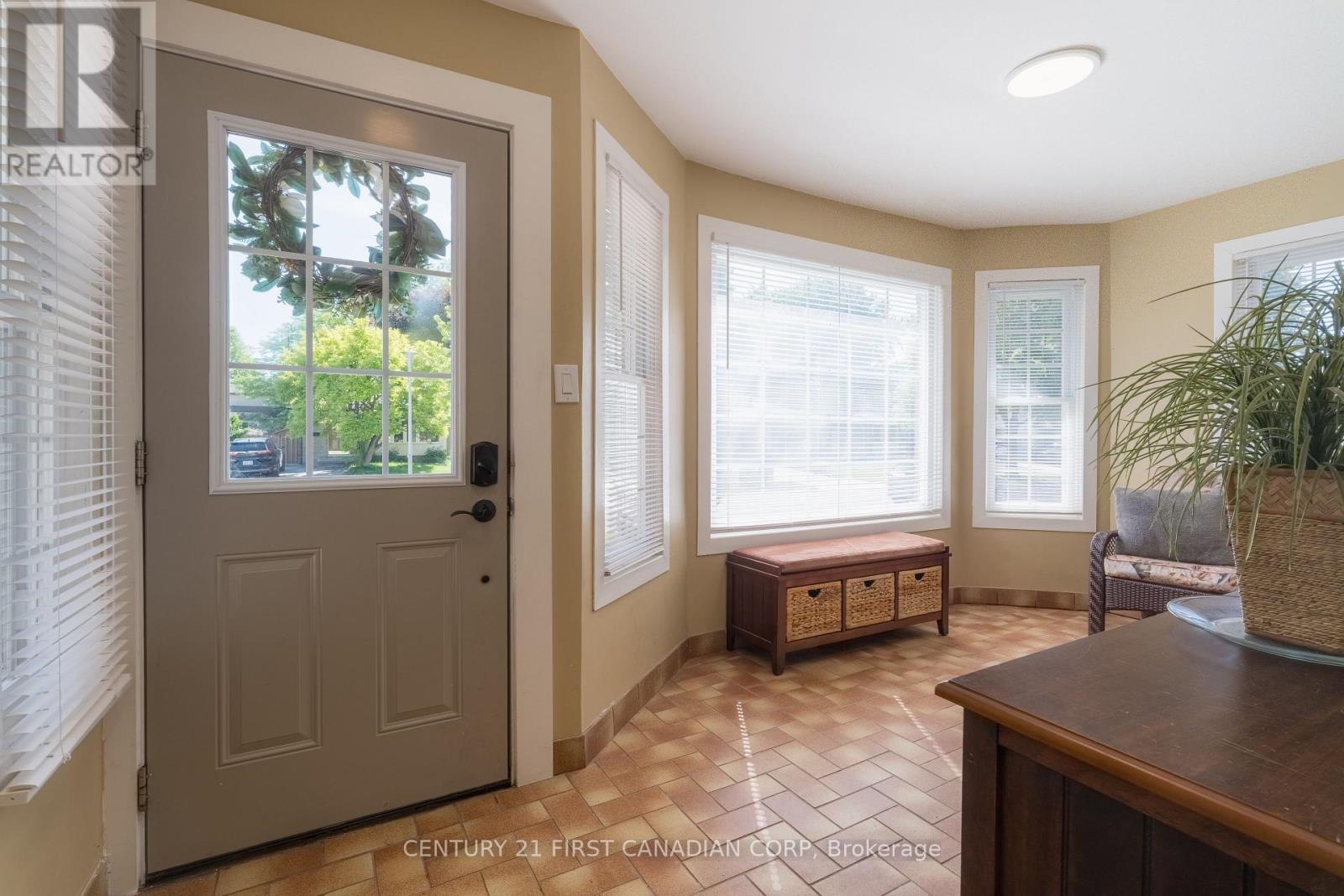 86 EDMUNDS CRESCENT E - 8