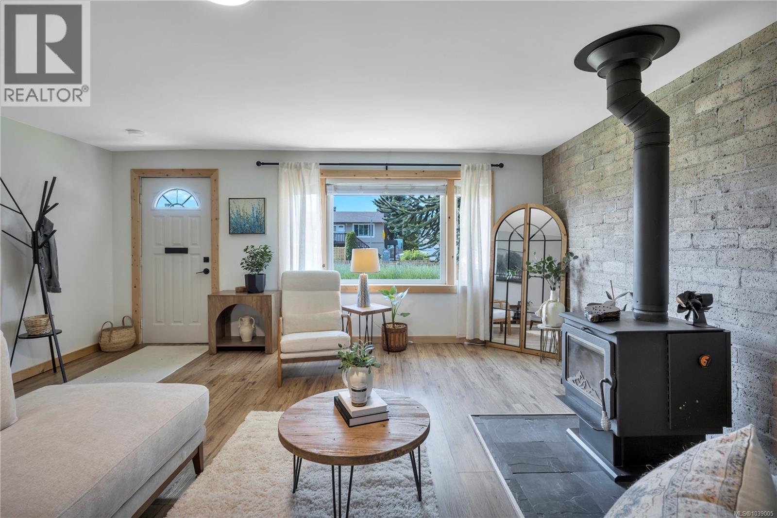 548 Nova St - 5