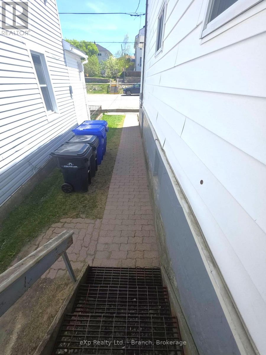31 WOODS STREET - 4