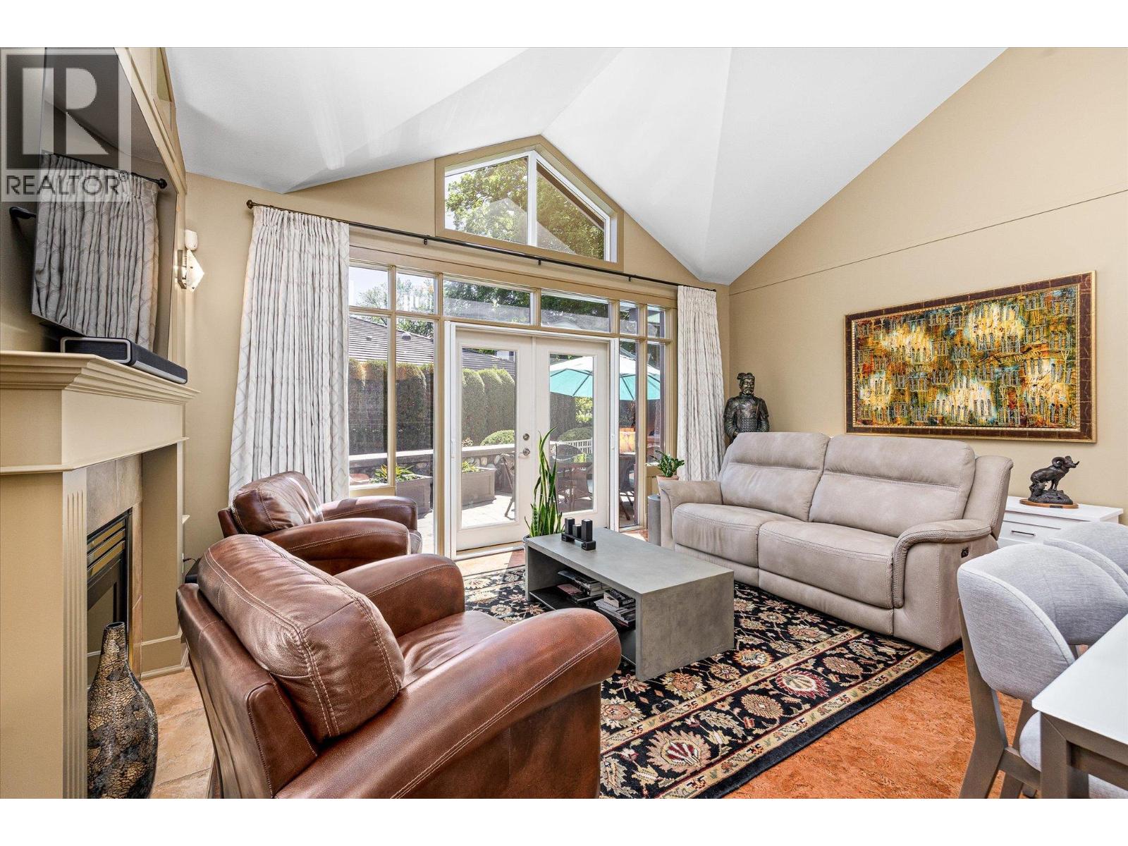 #112 1986 Bowes Street - 14