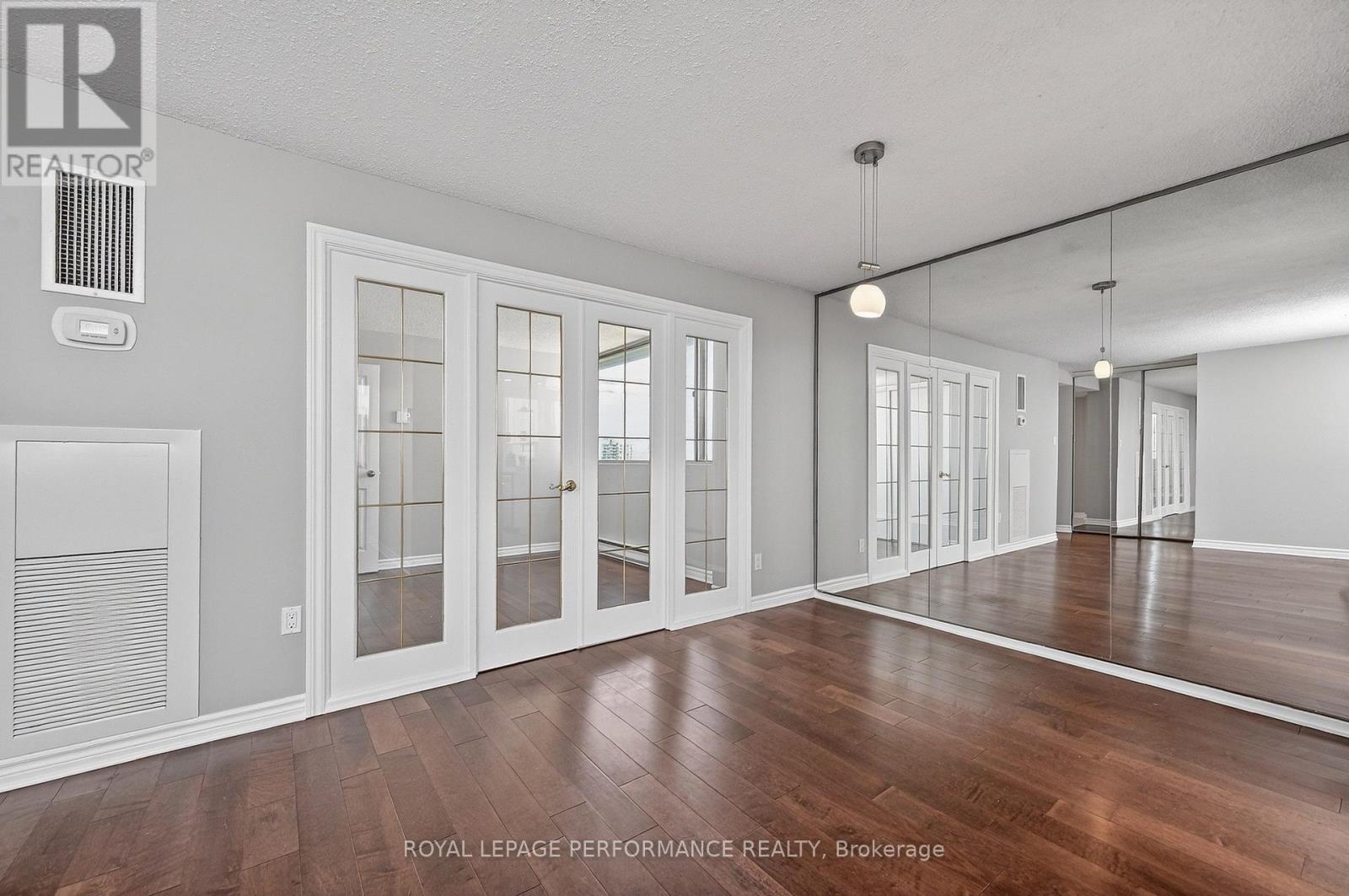 #2502 530 LAURIER AVENUE W - 12