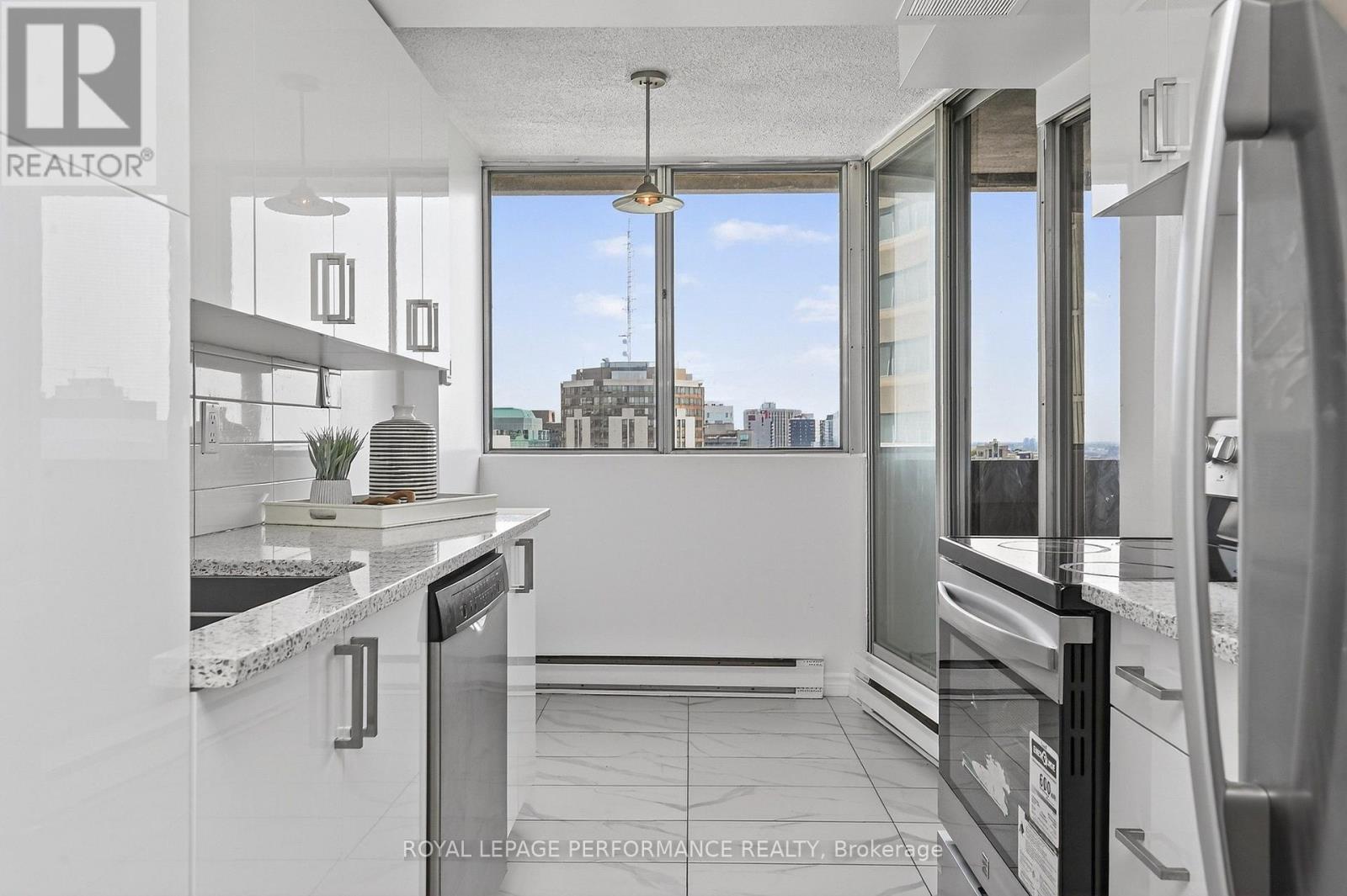 #2502 530 LAURIER AVENUE W - 15