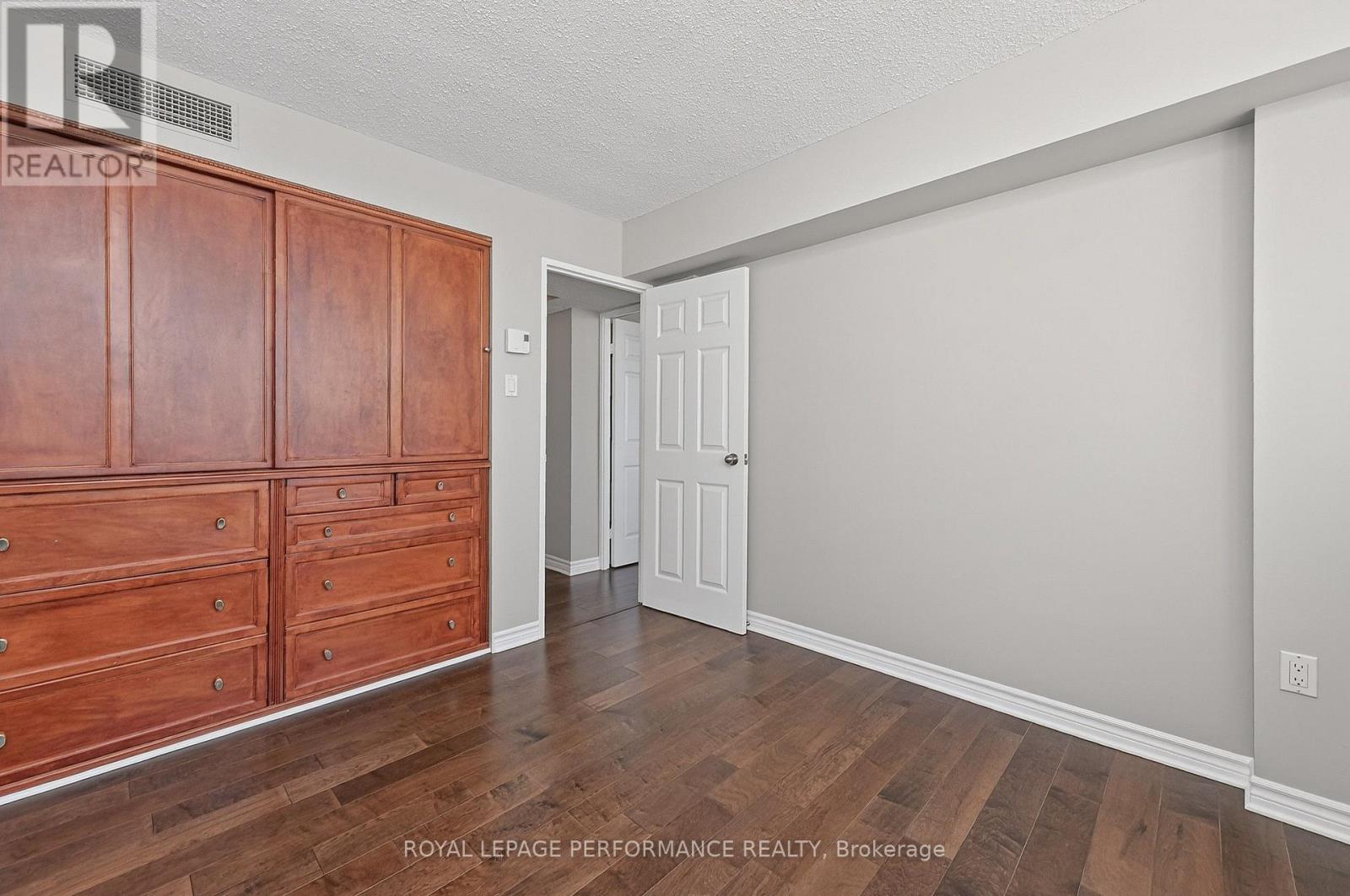 #2502 530 LAURIER AVENUE W - 24