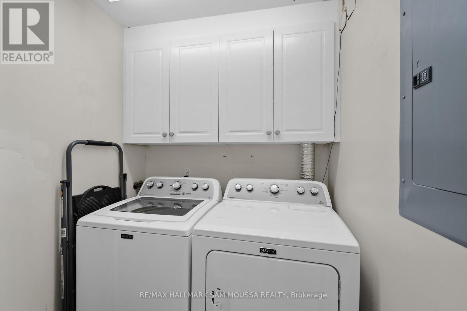 1C - 70 ROBSON COURT