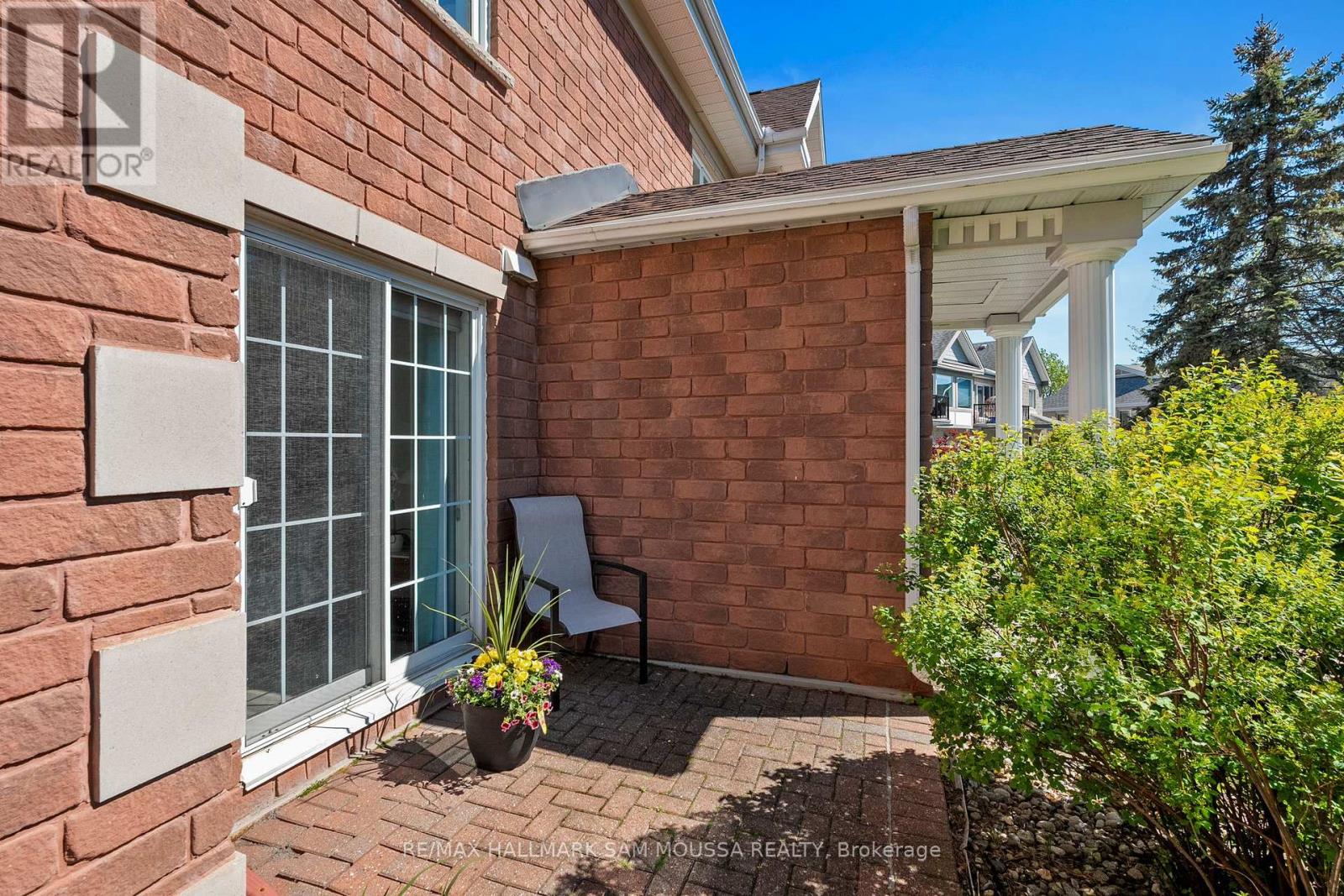 #1C 70 ROBSON COURT - 31